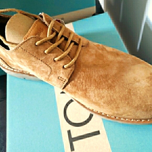 TOMS Water Resistant Oxfords - Picture 1 of 6